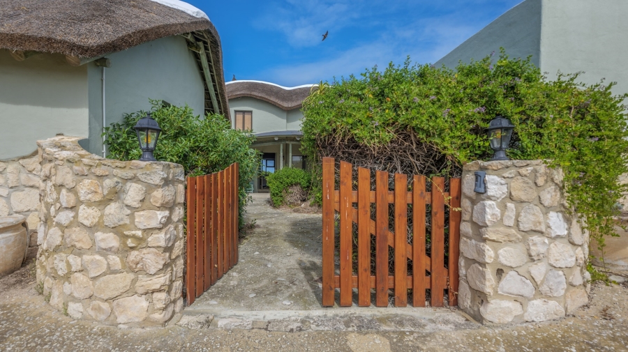 6 Bedroom Property for Sale in Suiderstrand Western Cape